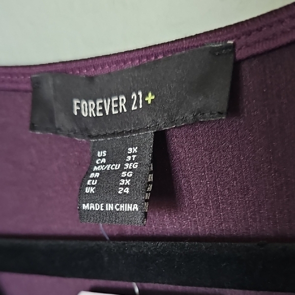 Forever 21 Plus Shiny Deep Purple Puff Sleeve Surplice Bodysuit Top NWT 3X - Picture 2 of 8